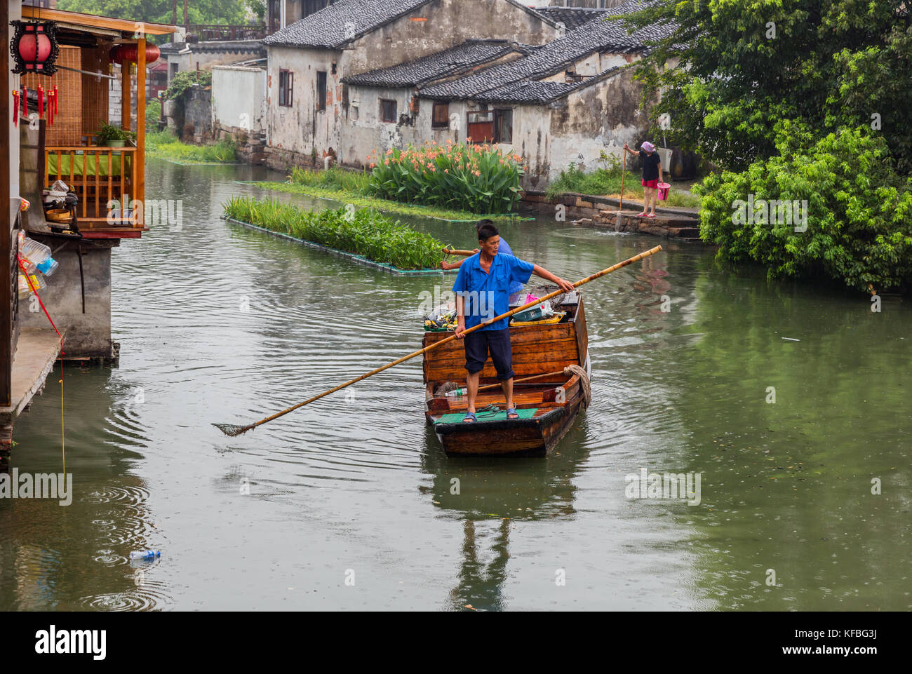 Tongli, the water city in china (Venice of Asia) is a popular and beautiful city in china for many tourists come to see the old town and traditional c Stock Photo