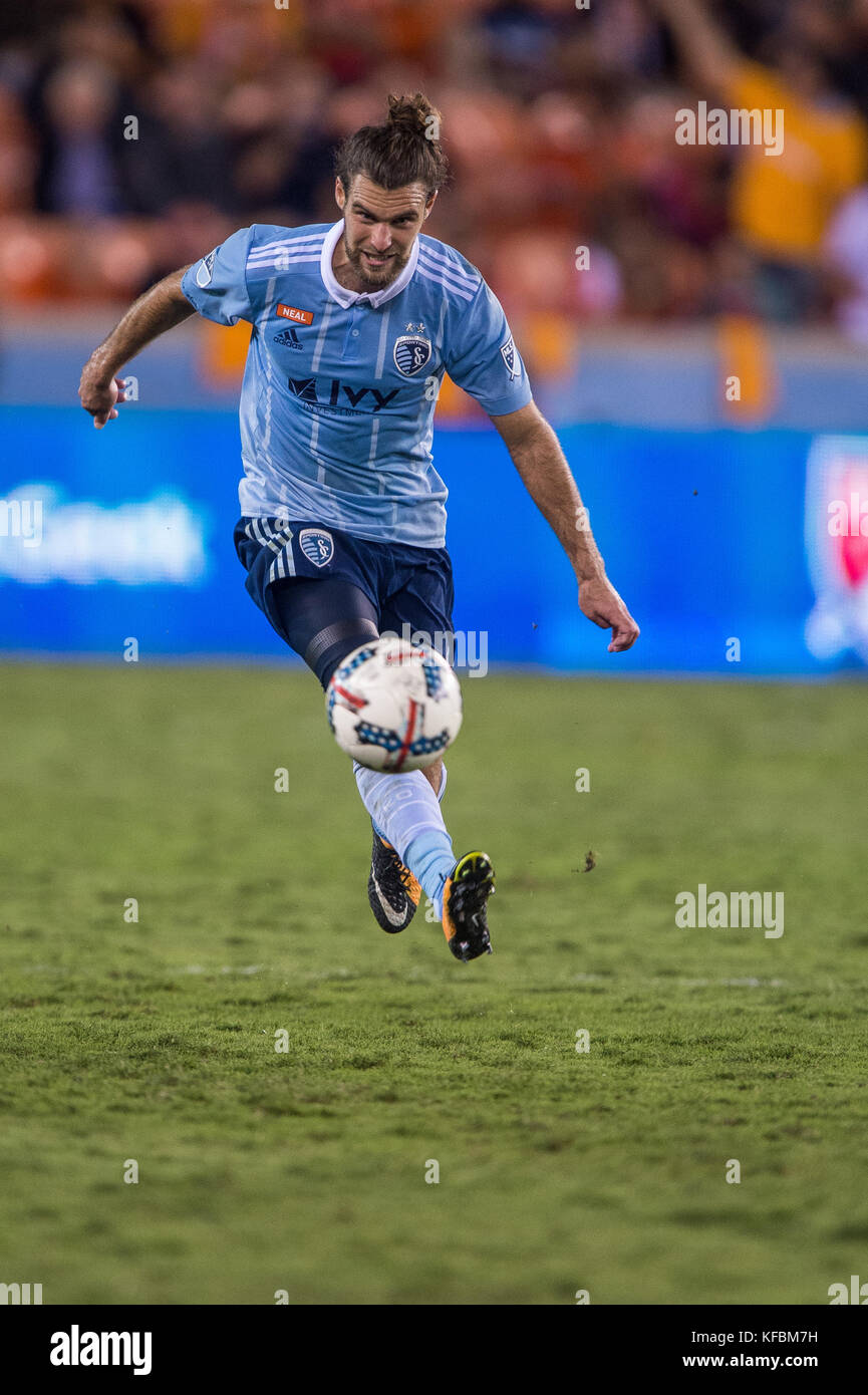 Houston, TX, USA. 26th Oct, 2017. Sporting Kansas City midfielder Graham Zusi (8) tries to put pressure on in the second half of the Major League Soccer Cup playoff match between Sporting Kansas City and Houston Dynamo at BBVA Compass Stadium in Houston, TX. Chris Brown/CSM/Alamy Live News Stock Photo