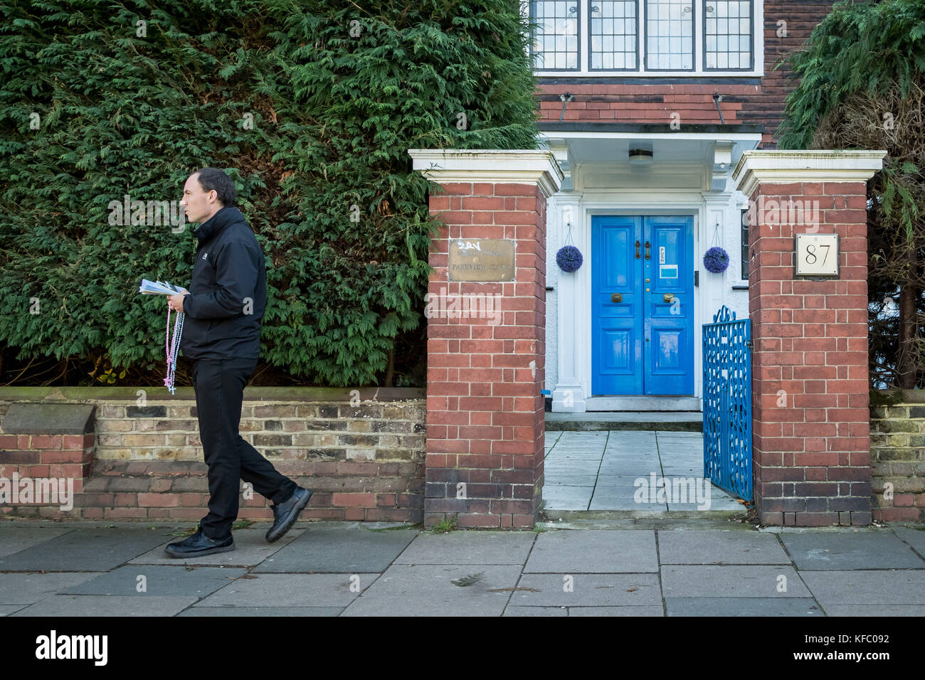 Ealing, west London, UK. 27th Oct, 2017. On the 50th anniversary of the UK's abortion act, Christian anti-abortion protesters continue their vigils near Marie Stopes clinic in Ealing. Credit: Guy Corbishley/Alamy Live News Stock Photo