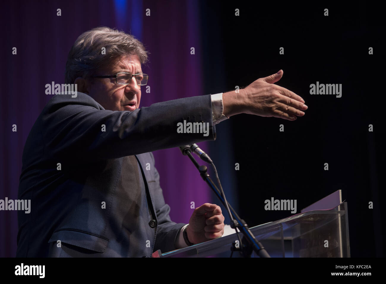 Athens, Greece. 27th Oct, 2017. JEAN-LUC MELENCHON addresses participants during the opening of the conference of Zoe Konstantopoulou's party Plefsi Eleftherias. Plefsi Eleftherias, meaning Sail of Freedom, was formed by governing party Syriza's dissident and former president of the Greek parliament, Zoe Konstantopoulou. Credit: Nikolas Georgiou/ZUMA Wire/Alamy Live News Stock Photo