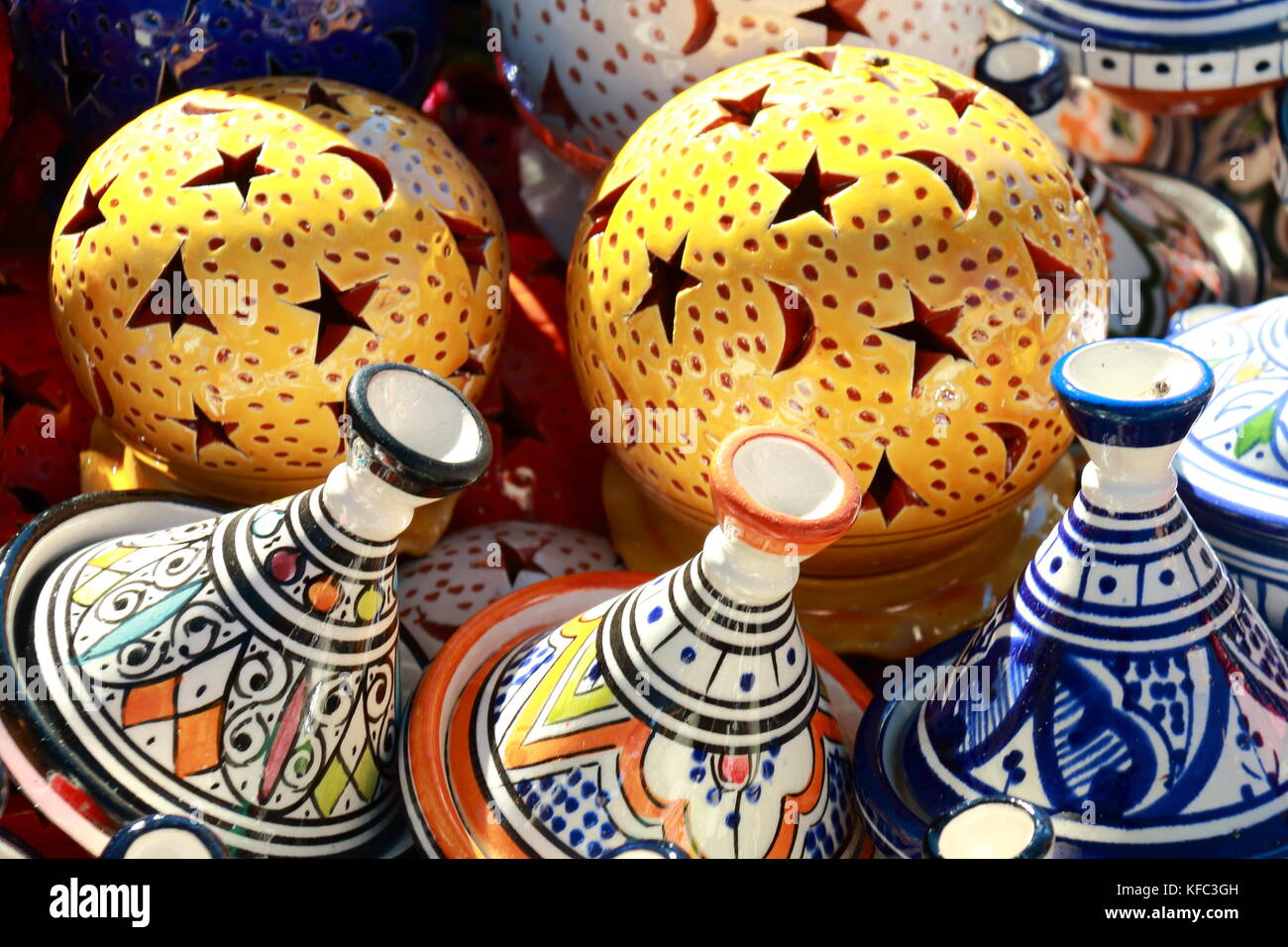 Typical Moroccan ceramics Stock Photo Alamy