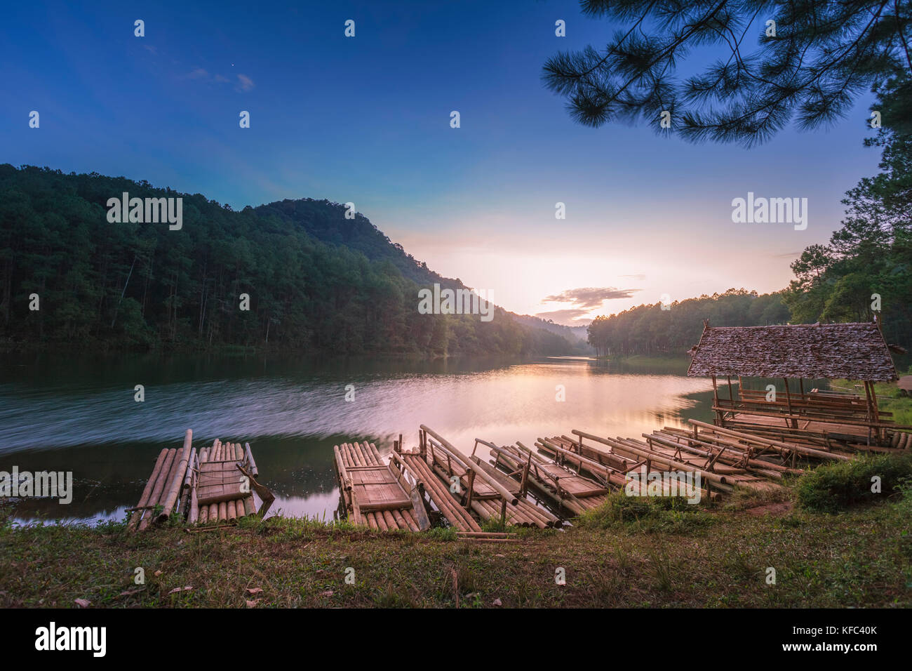 Sunrise In Pang Ung Maehongson Thailand Stock Photo Alamy Sunrise In Pang Ung Maehongson Thailand Stock Photo Alamy