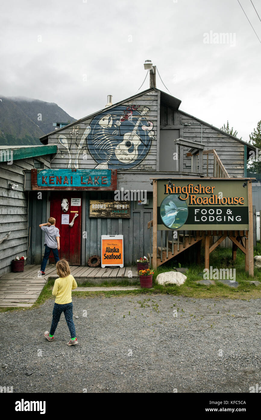USA, Alaska, Coopers Landing, Kenai River, outside of the restaurant Kingfisher Roadhouse Stock Photo
