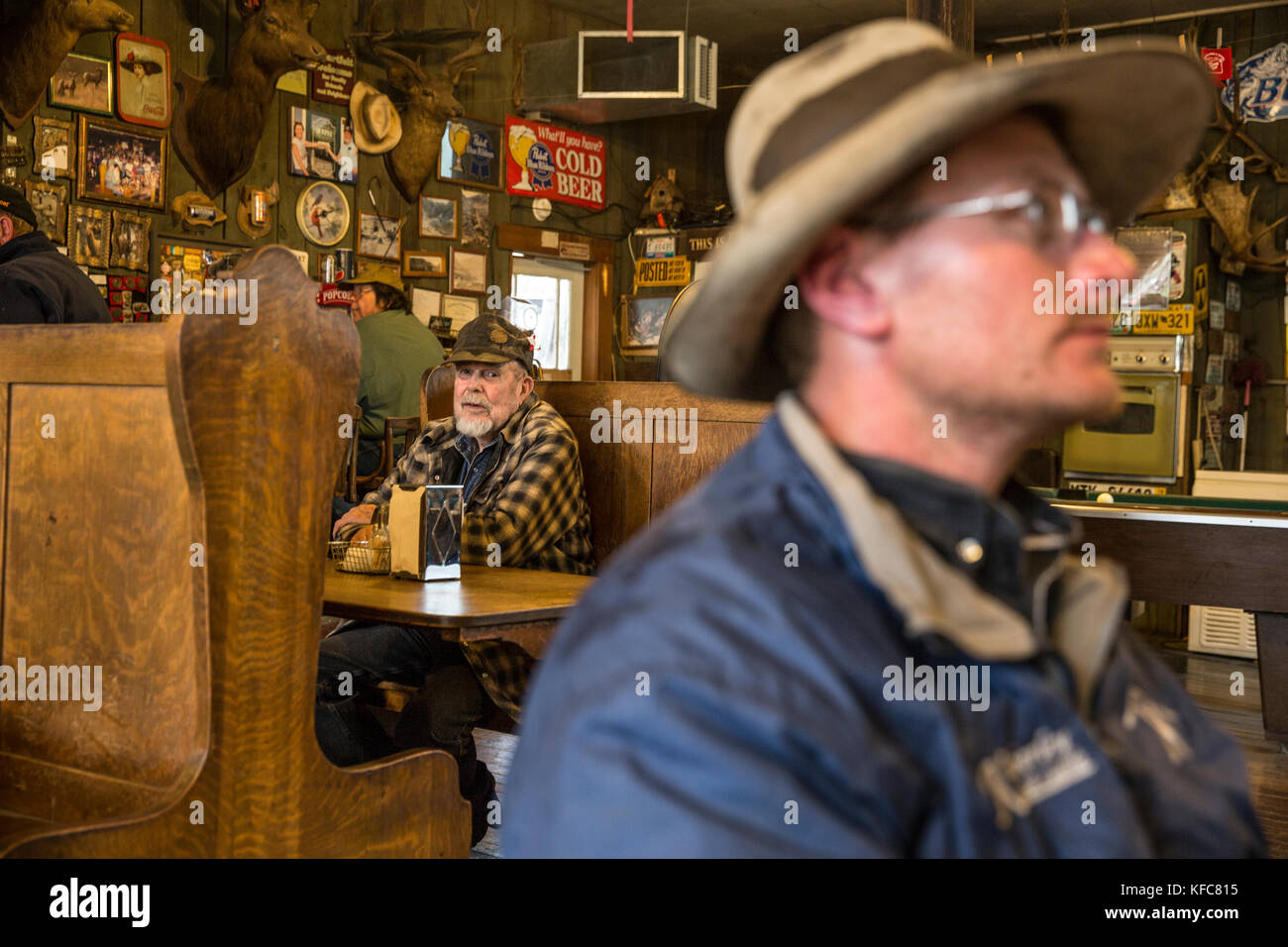 USA, Oregon, Imnaha, locals have lunch at the Imnaha Store and Tavern, Northeast Oregon Stock Photo