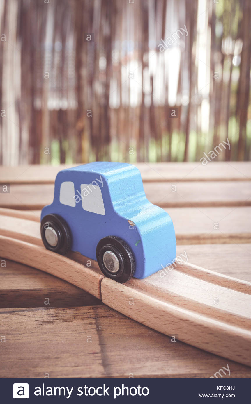 toy car track table