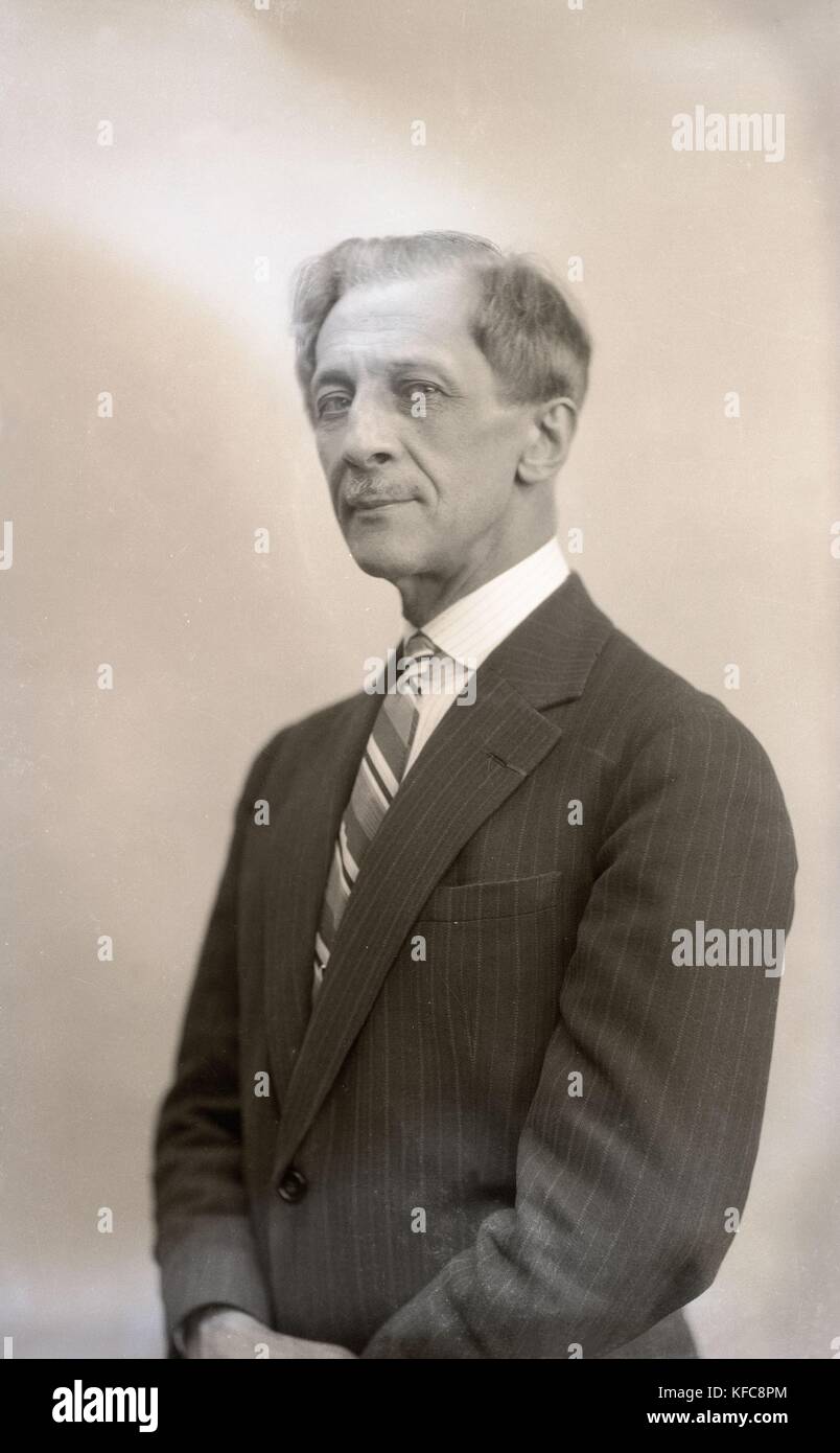 French photographer André Taponier, co-founder of the photographic studio Boissonnas & Taponier in 1901 in Paris.  Paris, April 8, 1928 Photo Taponier Stock Photo