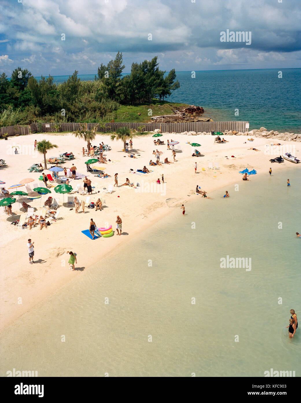 BERMUDA, Snorkel Park, elevated view of people on beach Stock Photo Alamy