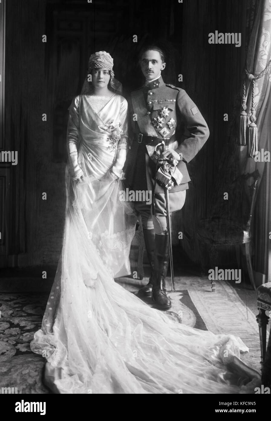Prince Sixtus of Bourbon-Parma (1886-1934) and Hedwige de La Rochefoucauld (1896-1986) on their wedding day in Paris on November 12, 1919.  Boissonnas and Taponier Photo Photo12.com - Coll. Taponier Stock Photo