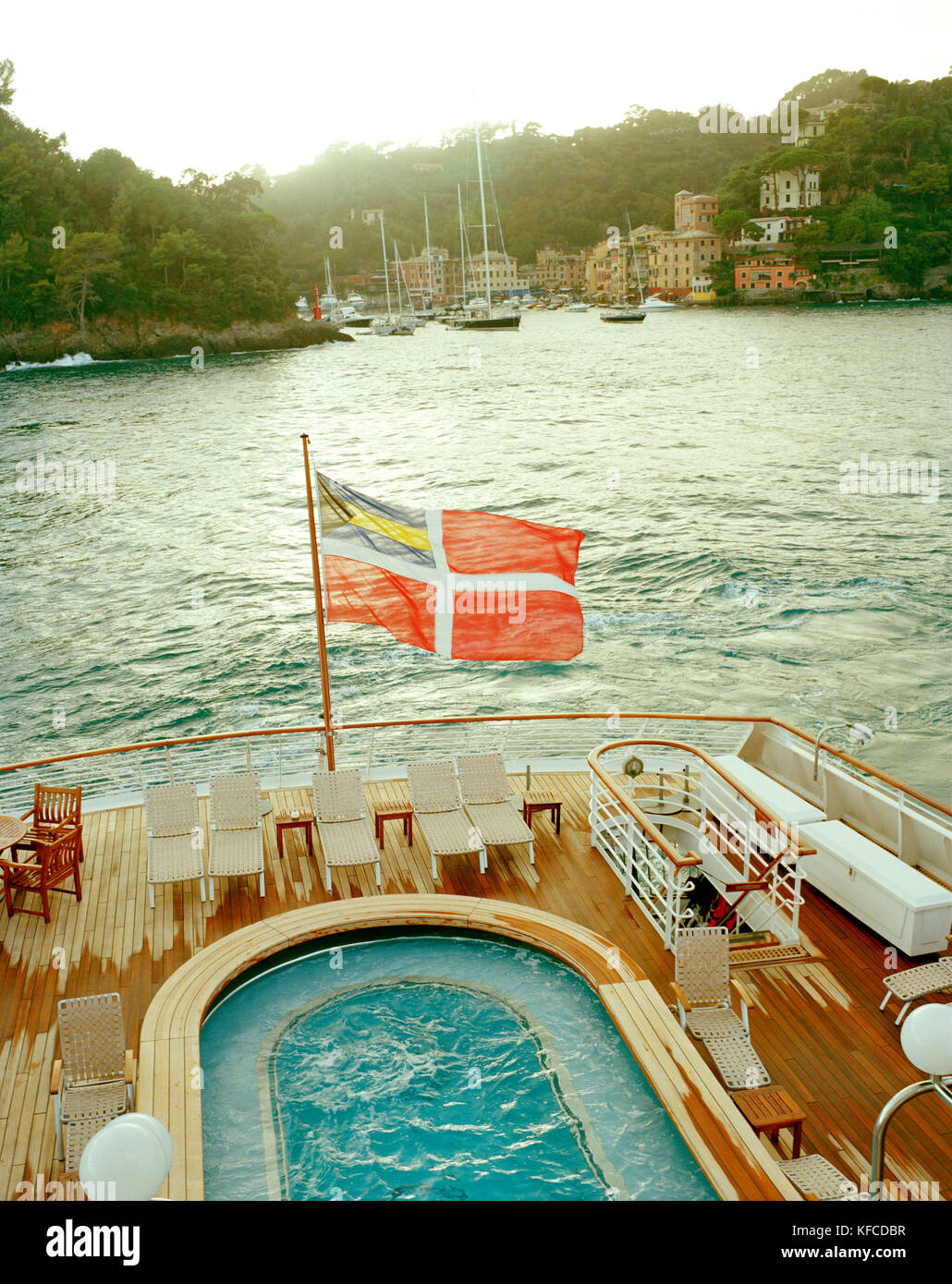 Italy portofino cruise ship hi-res stock photography and images - Alamy