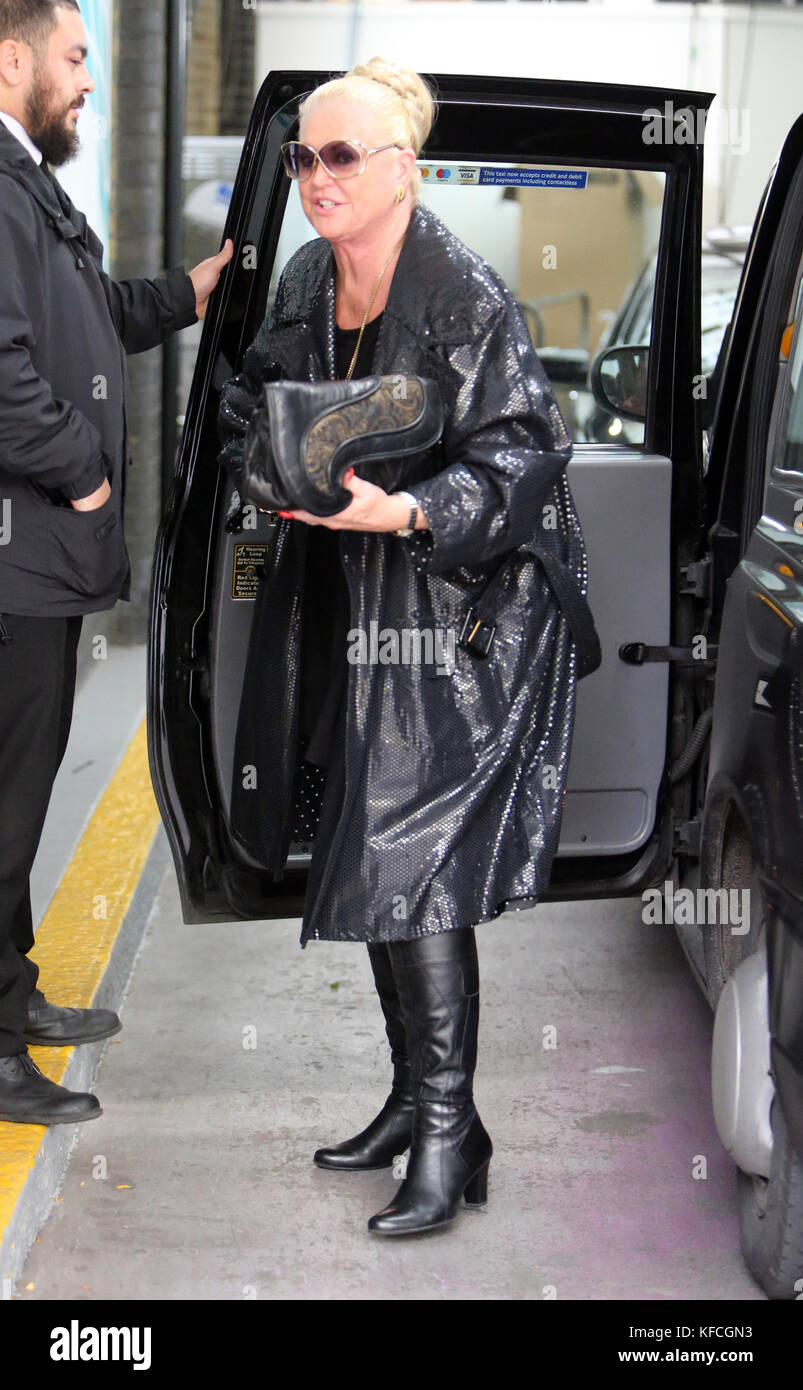 Kim Woodburn Outside Itv Studios Featuring Kim Woodburn Where London United Kingdom When 26 Sep 2017 Credit Rocky Wenn Com Stock Photo Alamy