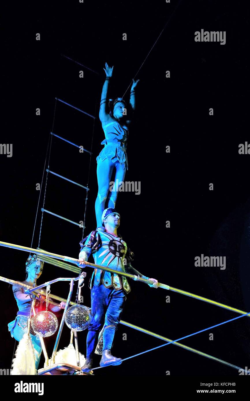 circus performers tight rope walker Stock Photo Alamy