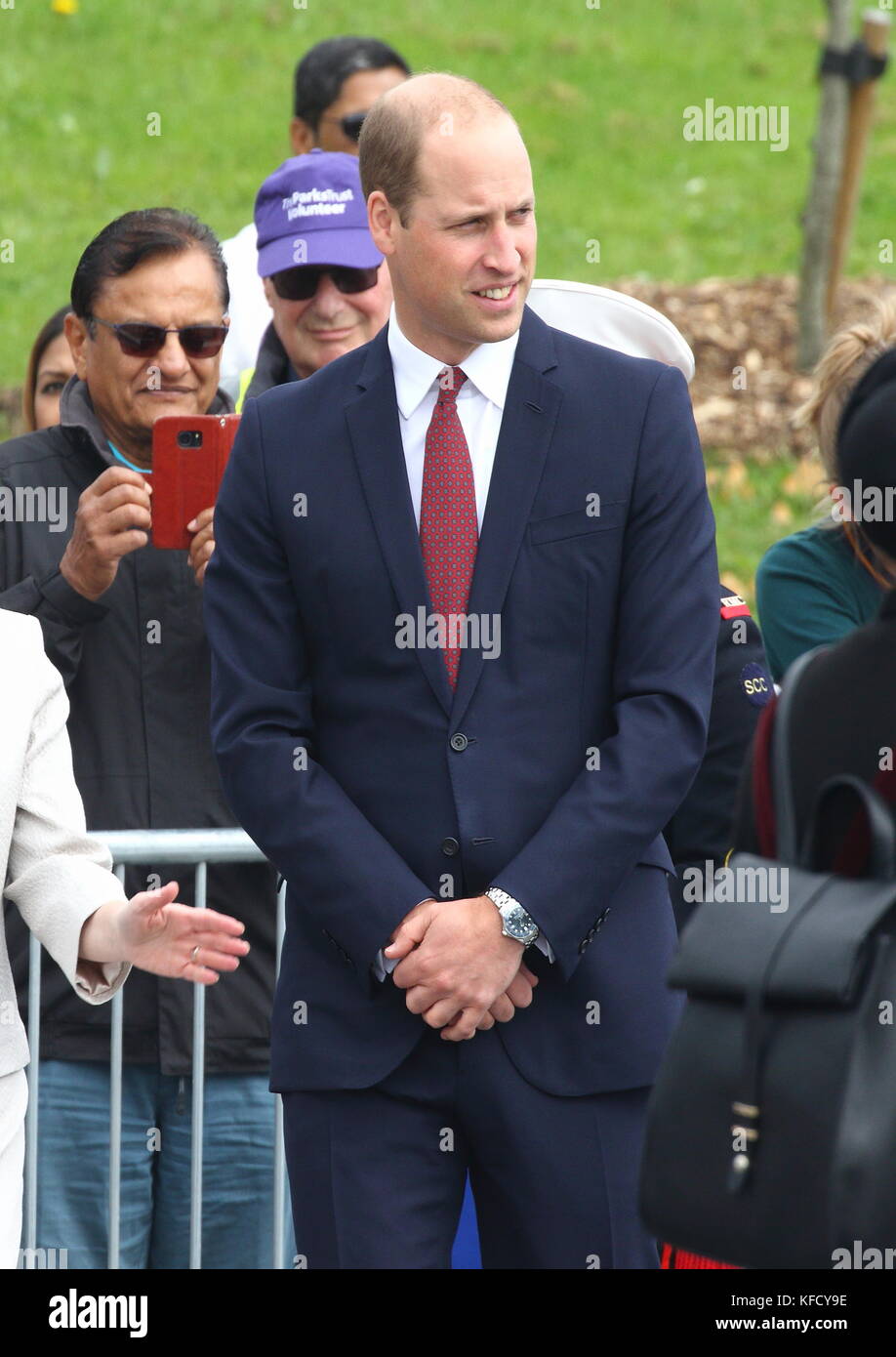 HRH William, Duke of Cambridge visits Milton Keynes to help celebrate the 50th Anniversary of the town. Campbell Park, Milton Keynes, Buckinghamshire, UK  Featuring: HRH William, Duke of Cambridge Where: Milton Keynes, United Kingdom When: 26 Sep 2017 Credit: WENN.com Stock Photo