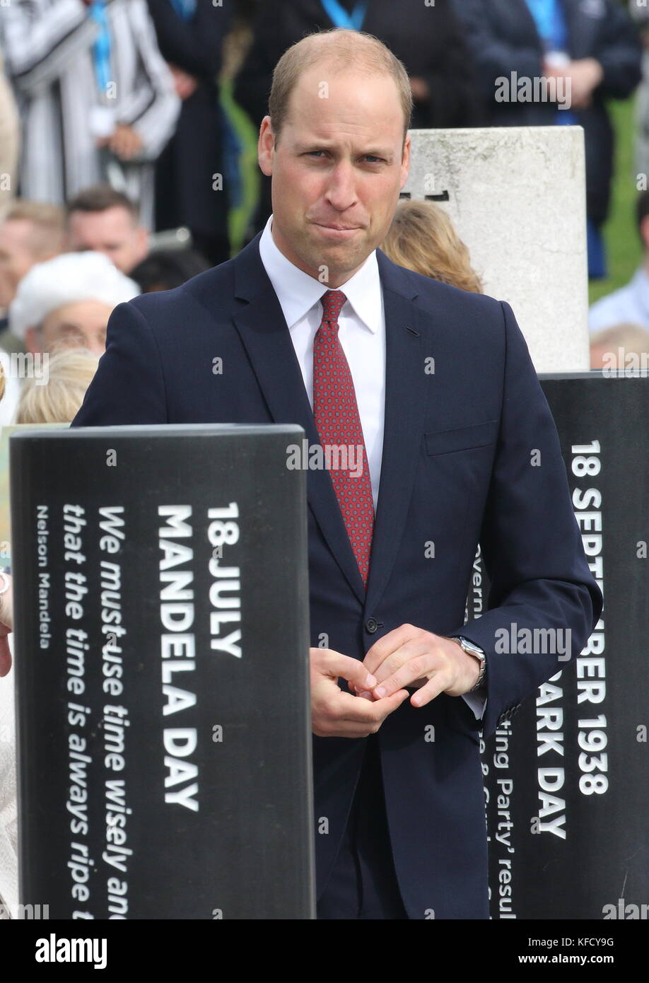 HRH William, Duke of Cambridge visits Milton Keynes to help celebrate the 50th Anniversary of the town. Campbell Park, Milton Keynes, Buckinghamshire, UK  Featuring: HRH William, Duke of Cambridge Where: Milton Keynes, United Kingdom When: 26 Sep 2017 Credit: WENN.com Stock Photo