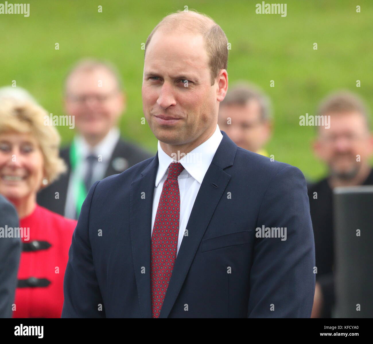 HRH William, Duke of Cambridge visits Milton Keynes to help celebrate the 50th Anniversary of the town. Campbell Park, Milton Keynes, Buckinghamshire, UK  Featuring: HRH William, Duke of Cambridge Where: Milton Keynes, United Kingdom When: 26 Sep 2017 Credit: WENN.com Stock Photo
