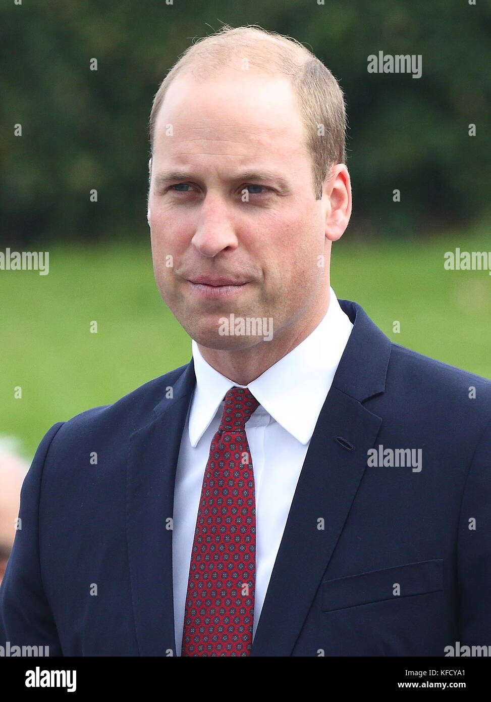 HRH William, Duke of Cambridge visits Milton Keynes to help celebrate the 50th Anniversary of the town. Campbell Park, Milton Keynes, Buckinghamshire, UK  Featuring: HRH William, Duke of Cambridge Where: Milton Keynes, United Kingdom When: 26 Sep 2017 Credit: WENN.com Stock Photo