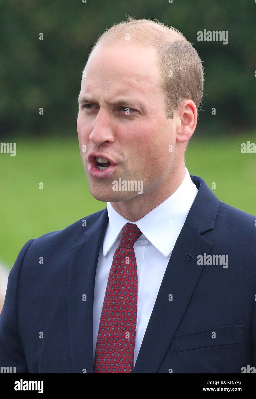 HRH William, Duke of Cambridge visits Milton Keynes to help celebrate the 50th Anniversary of the town. Campbell Park, Milton Keynes, Buckinghamshire, UK  Featuring: HRH William, Duke of Cambridge Where: Milton Keynes, United Kingdom When: 26 Sep 2017 Credit: WENN.com Stock Photo