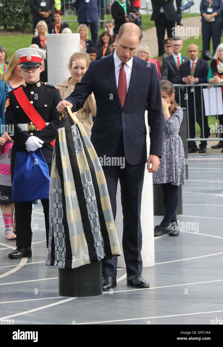 HRH William, Duke of Cambridge visits Milton Keynes to help celebrate the 50th Anniversary of the town. Campbell Park, Milton Keynes, Buckinghamshire, UK  Featuring: HRH William, Duke of Cambridge Where: Milton Keynes, United Kingdom When: 26 Sep 2017 Credit: WENN.com Stock Photo