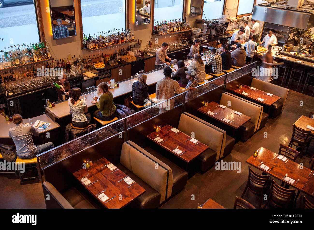 USA, California, San Francisco, NOPA restaurant in NOPA, Divisadero