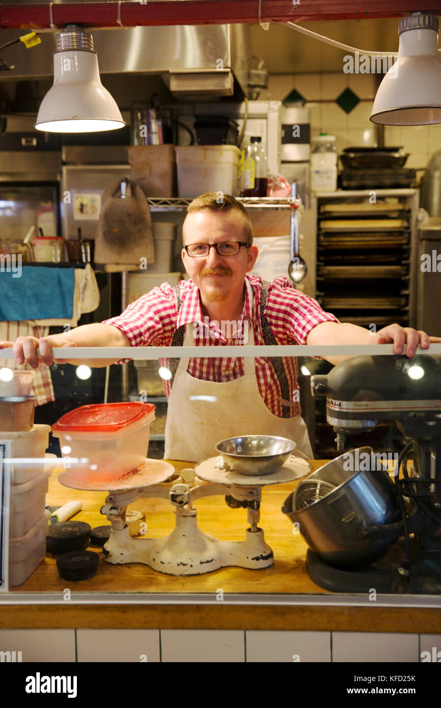 Aprons for sale hires stock photography and images Alamy