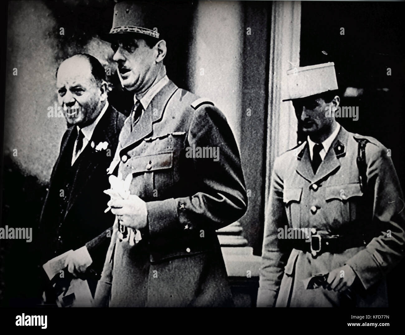 Colonel de Gaulle presents the tanks of the Fifth Army to the President of the Republic Albert Lebrun in Goetzenbruck, in October 1939.                                                                                            Charles de Gaulle ( Charles André Joseph Marie de Gaulle )  1890 –1970 French general - statesman. The leader of Free France 1940–44 and Provisional Government of the French Republic 1944–46. World War II. Stock Photo