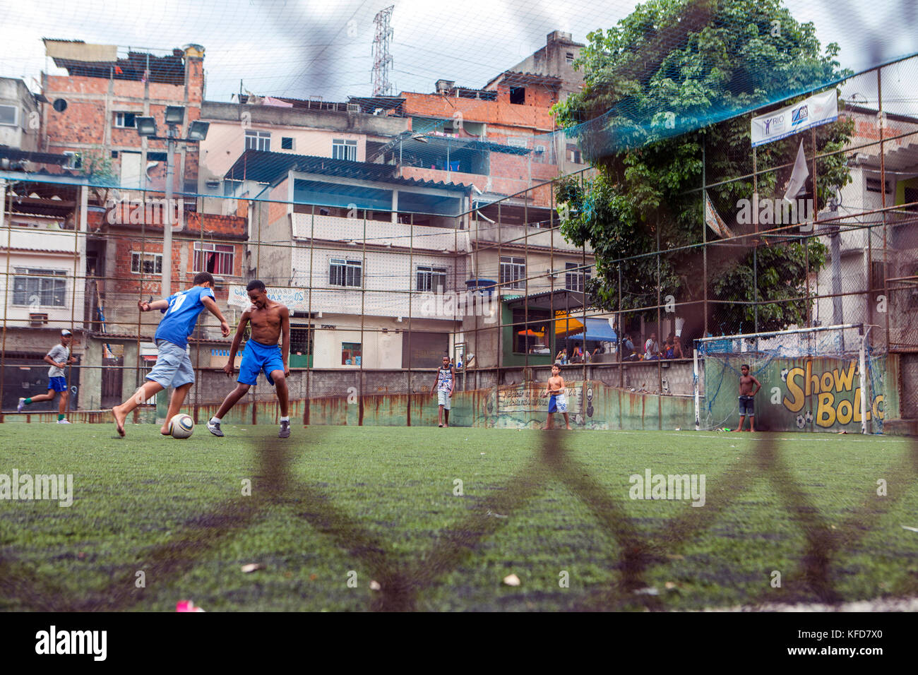 BRAZIL, Rio de Janiero, soccer game inside the Complexo do Alemao Favela Stock Photo