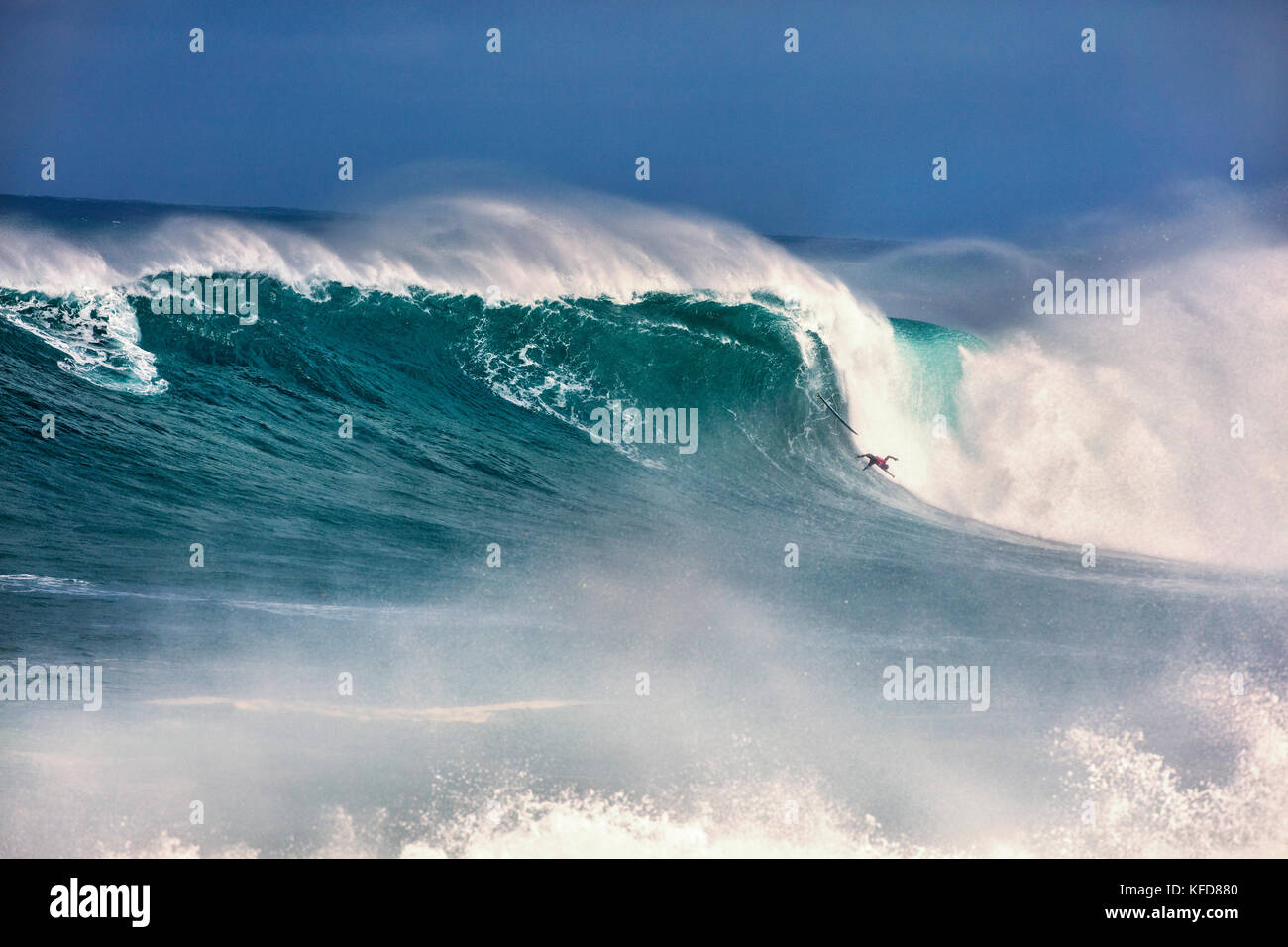 HAWAII, Oahu, North Shore, Eddie Aikau, 2016, surfers competing in the Eddie Aikau 2016 big wave surf competition, Waimea Bay Stock Photo