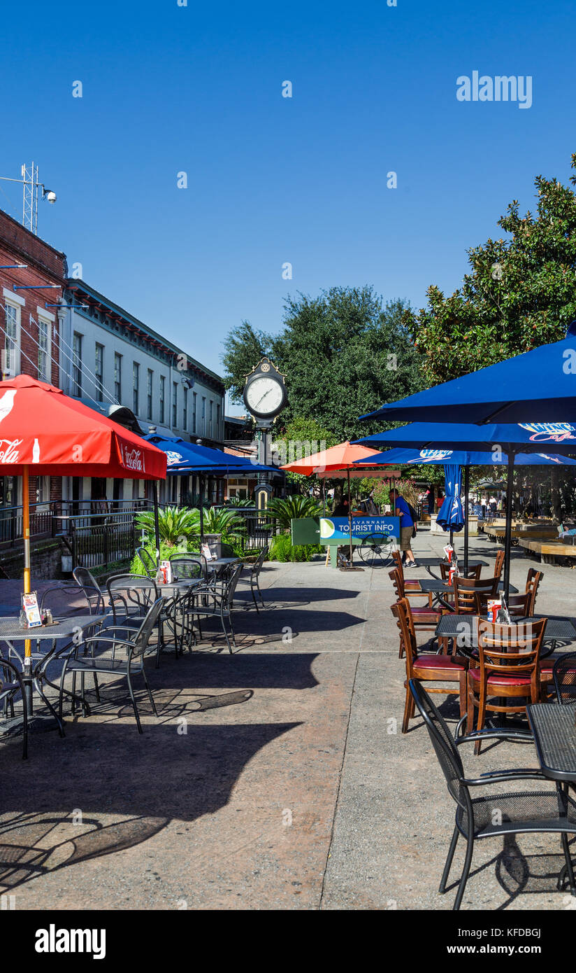 Patio in Savannah City Market Stock Photo Alamy