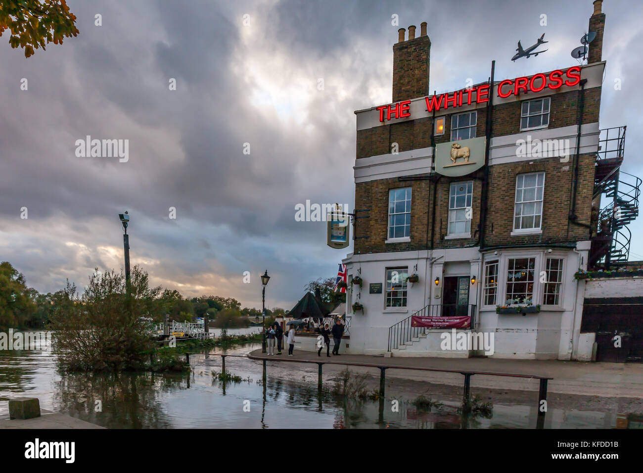 High tide in Richmond Stock Photo Alamy