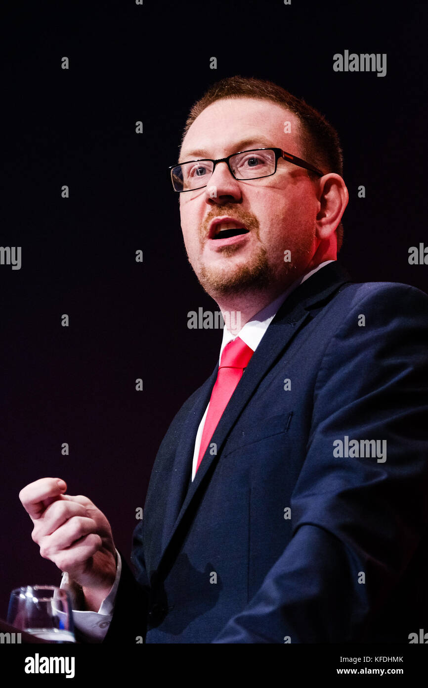 Andrew Gwynne addresses the Labour Party Autumn Conference at Brighton Centre, Brighton, UK  - Sunday September 24, 2017. Pictured: Andrew Gwynne, Shadow Secretary of State for Communities and Local Government Stock Photo