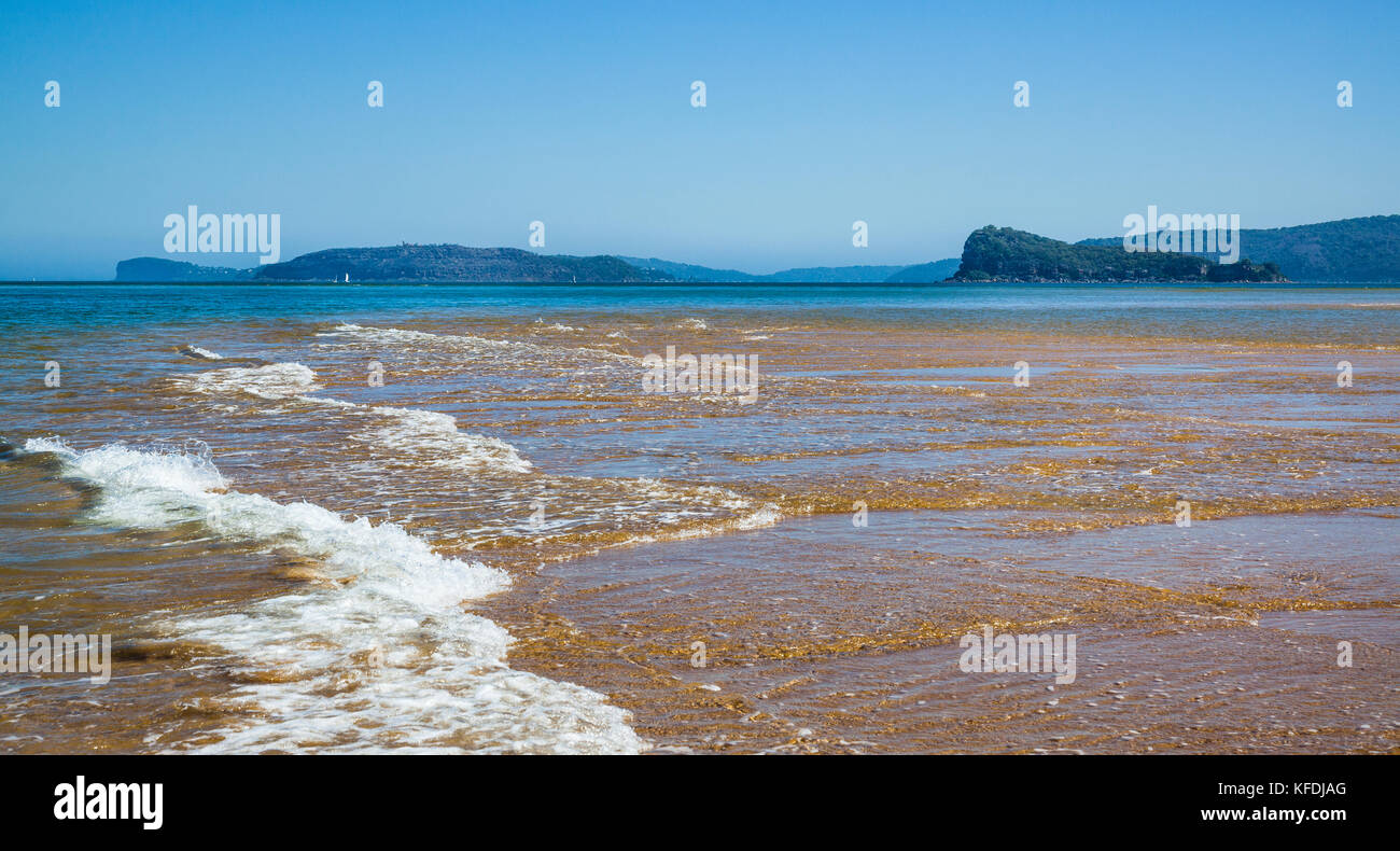Australia, New South Wales, Central Coast, view Broken Bay from the sand bar at Ettalong Beach Point against the backdrop of Lion Island Stock Photo