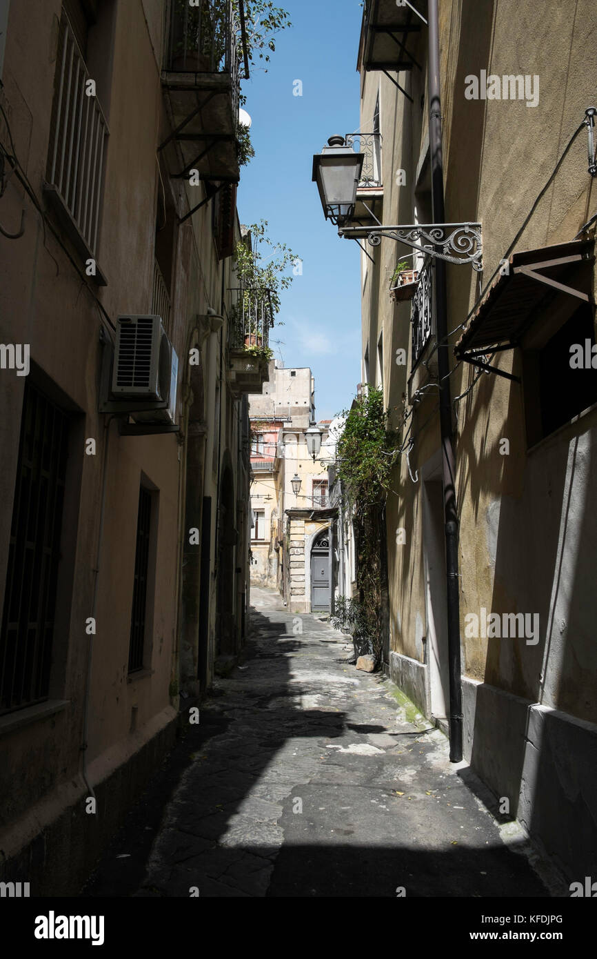 Side street in Catania, Sicily Stock Photo - Alamy