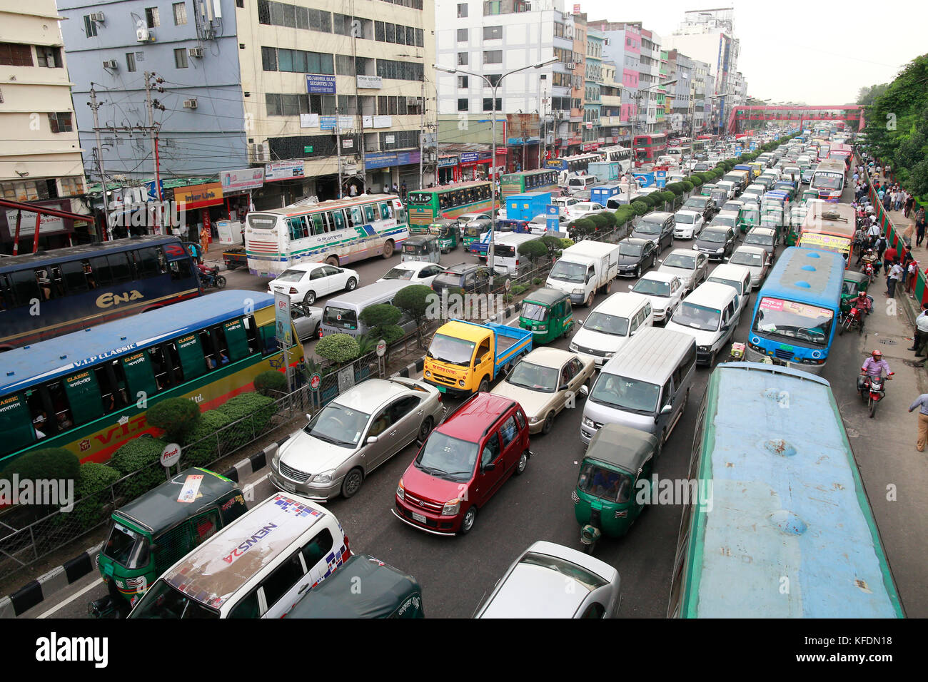 Numerous vehicles jam on a street ahead of Iftar, in Dhaka, Bangladesh, May 29, 2017. Lack of skilled drivers and traffic police, a faulty traffic sig Stock Photo