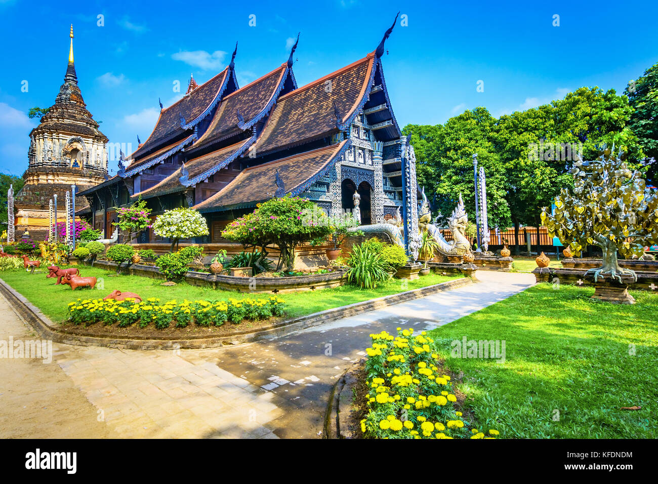 Courtyard with Old chedi and Wat Lok Moli temple in Chiang Mai,Thailand Asia Stock Photo