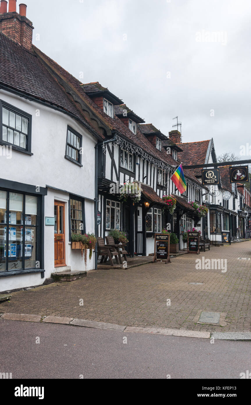 The Queens head public house, High Street, Pinner, Middlesex, England