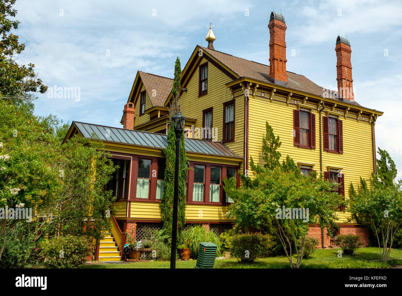 Mansion on Main Bed and Breakfast, Thomas House, 36 Main Street