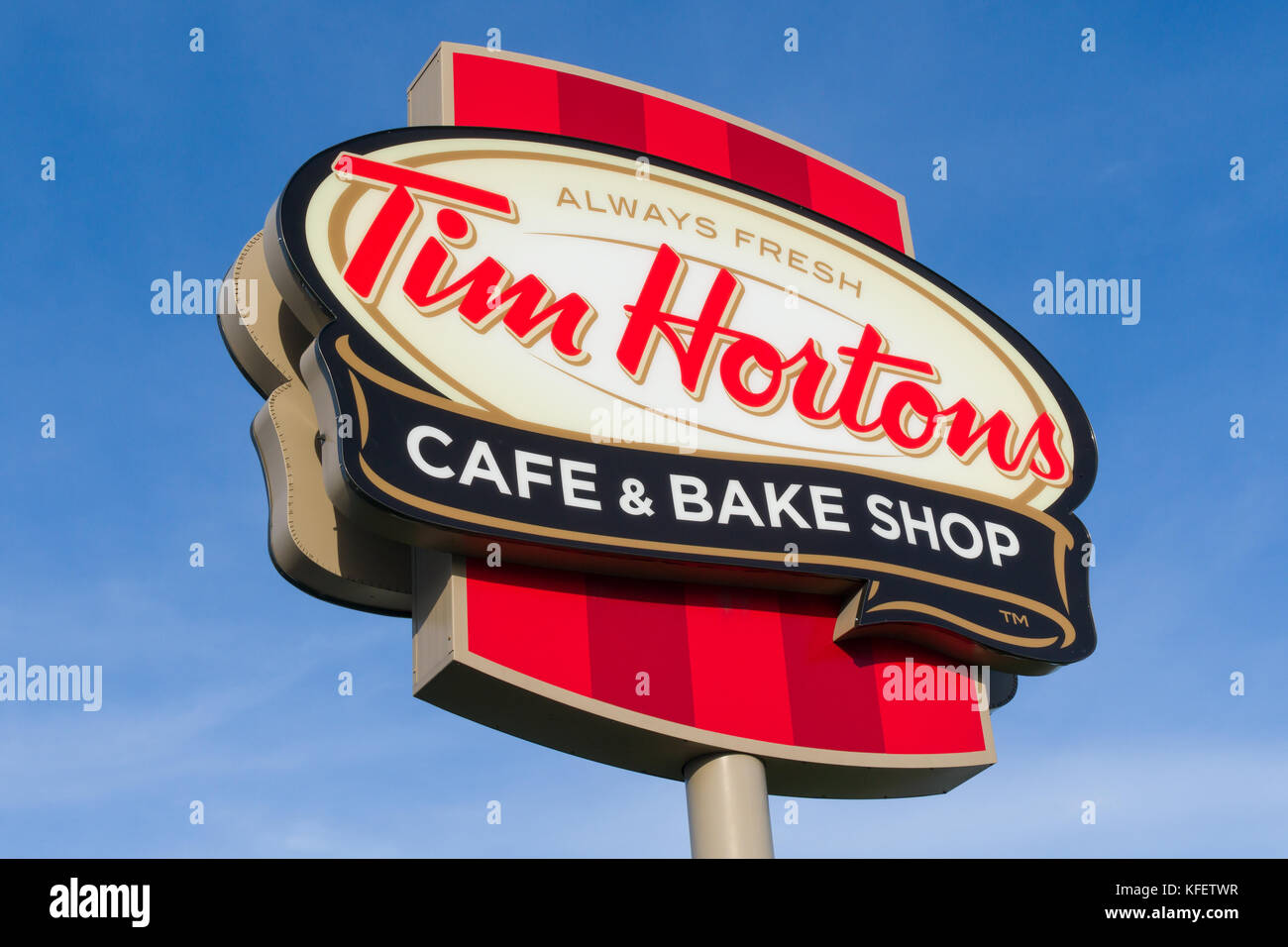 COLUMUBUS, OH/USA - OCTOBER 21, 2017: Tim Hortons restaurant exterior and logo. Tim Hortons Inc. is a Canadian multinational fast food restaurant chai Stock Photo