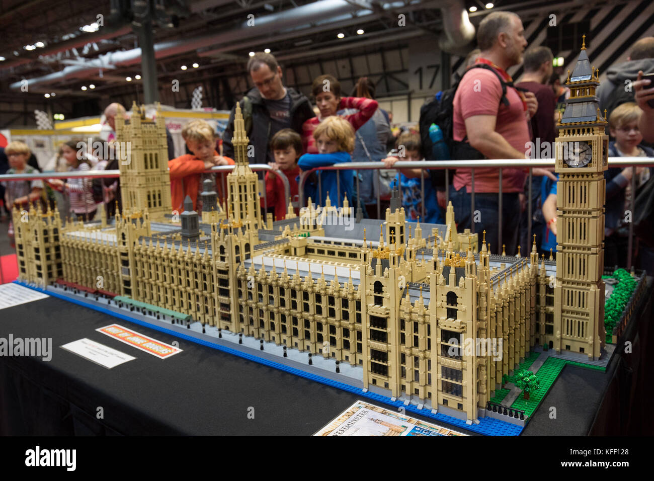 alene Banzai Ydmyghed The Houses of Parliament made out of Lego at the BRICKLIVE convention at  the NEC in Birmingham Stock Photo - Alamy