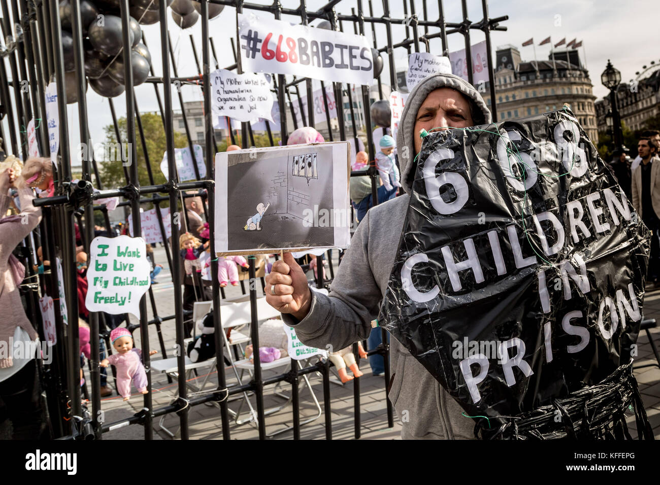 London, UK. 28th Oct, 2017. Turkish protesters demonstrate in Trafalgar Square against the imprisonment of 668 children under 6 years old in Turkey as part of a government crackdown on the Gülen movement following a failed coup in 2016. Credit: Guy Corbishley/Alamy Live News Stock Photo