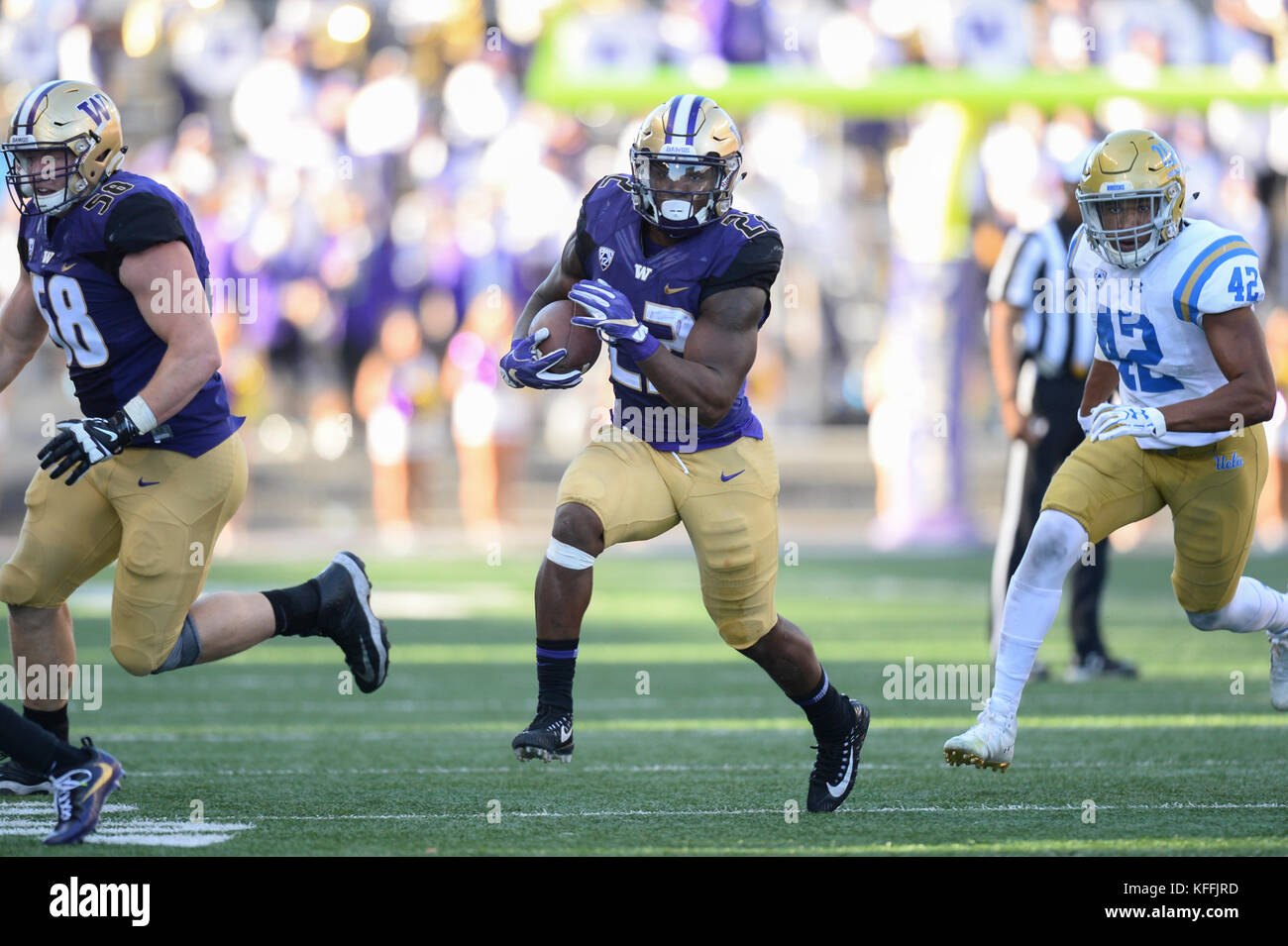 Seattle, WA, USA. 28th Oct, 2017. UW running back Lavon Coleman (22) breaks away for a 33 yard touchdown run during a game between the UCLA Bruins and the Washington Huskies. Washington won the PAC12 game 44-23 The game was played at Husky Stadium on the University of Washington campus in Seattle, WA. Jeff Halstead/CSM/Alamy Live News Stock Photo