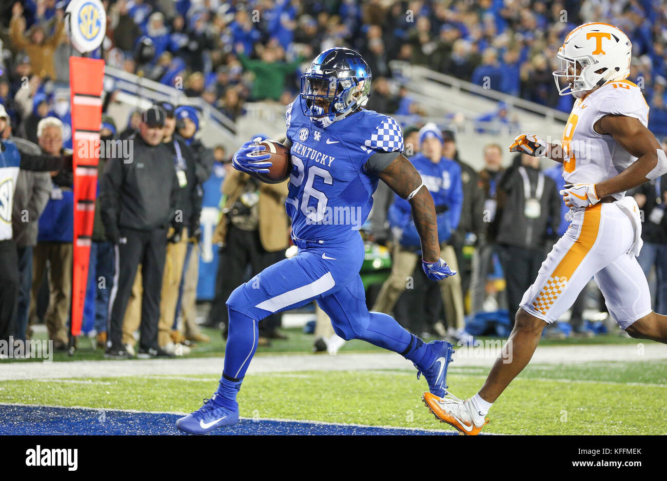 Lexington, KY, USA. 28th Oct, 2017. Kentucky's Benny Snell Jr. #26 crosses the goal line to score the first touchdown of the game during the NCAA football game between the Tennessee Volunteers and the Kentucky Wildcats at Kroger Field in Lexington, KY. Kyle Okita/CSM/Alamy Live News Stock Photo