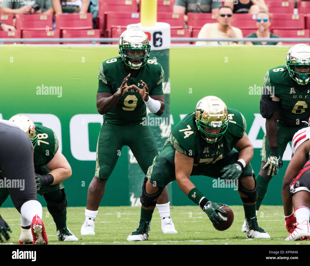 South florida bulls football hi-res stock photography and images - Alamy