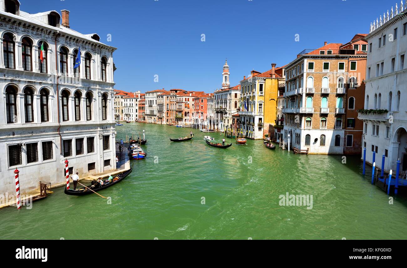 Balconies and gondolas venice hi-res stock photography and images - Alamy