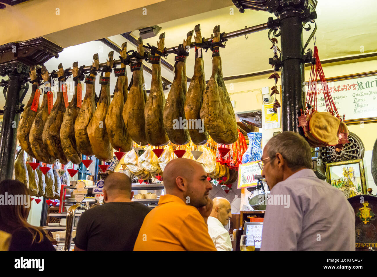 Bodegas castaneda granada hires stock photography and images Alamy