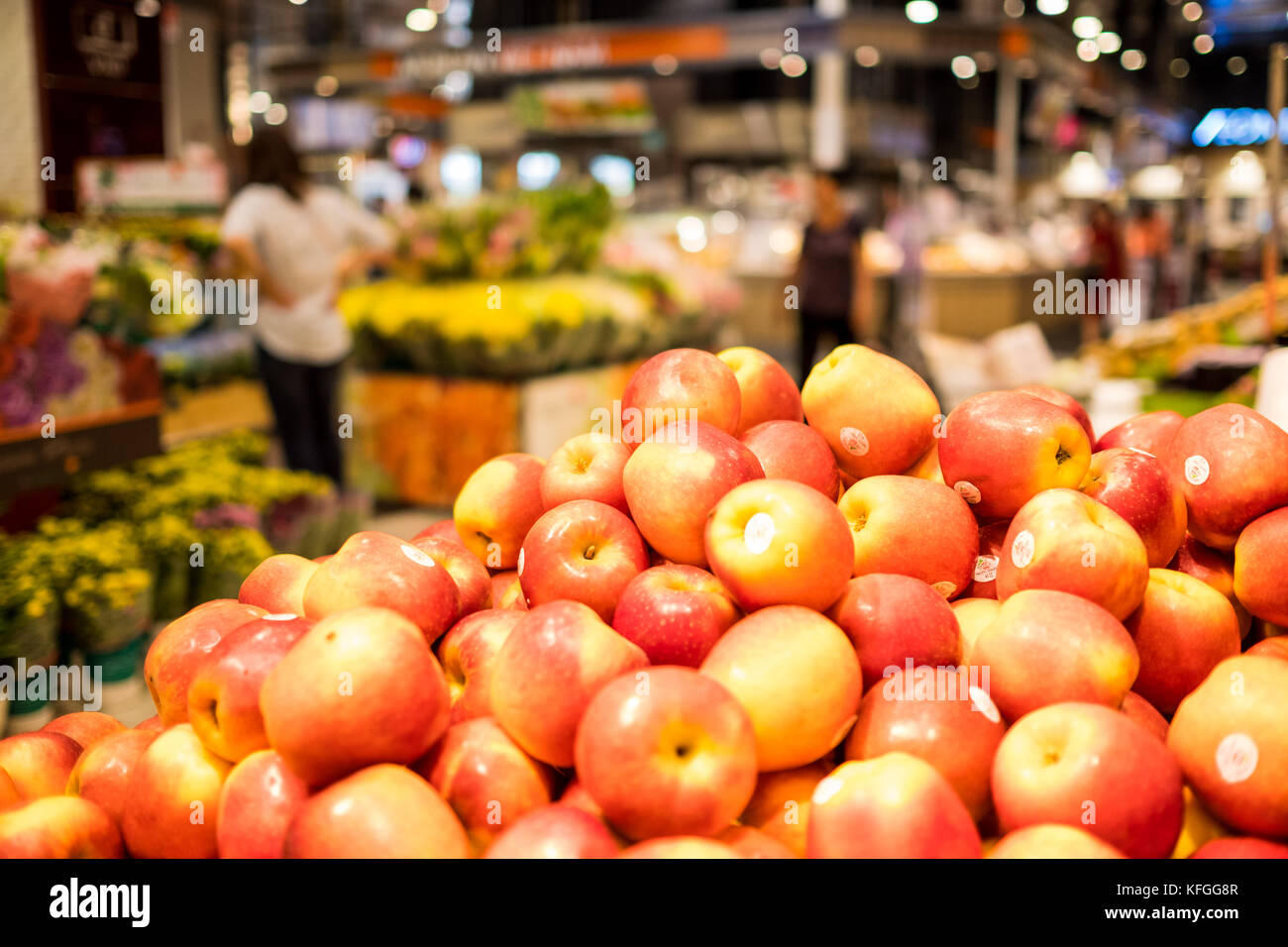 Page 2 Aeon Mall High Resolution Stock Photography And Images Alamy