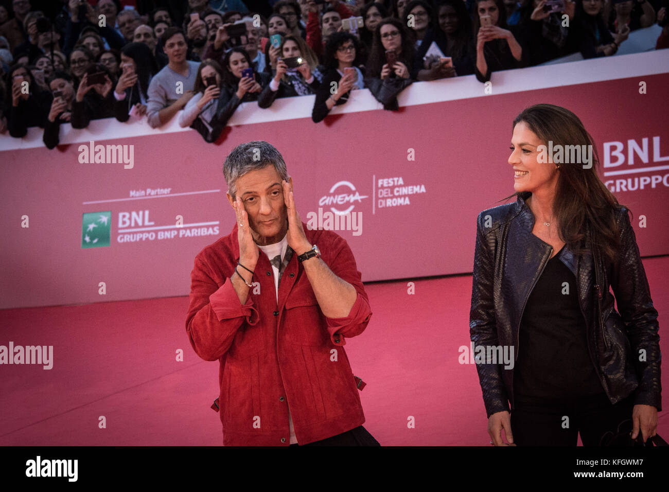 Milan, Italy. 23rd Sep, 2018. Fashion Show: Giorgio Armani Arrivals - In  the picture: Fiorello with his wife Susanna Biondo Credit: Independent  Photo Agency/Alamy Live News Stock Photo - Alamy