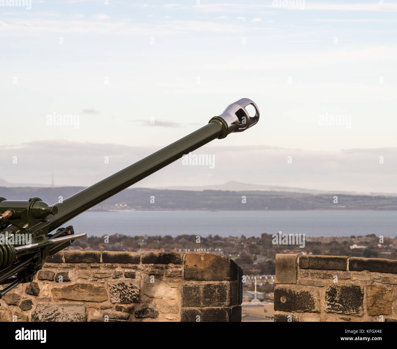 Edinburgh Castle Edinburgh Scotland The One O Clock Gun This Gun Is Fired At One O Clock Every Day From Edinburgh Castle As A Time Check For The S Stock Photo Alamy