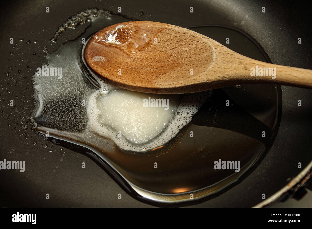 Melting fat cooking and baking Fat malting Lard Pork fat Stock