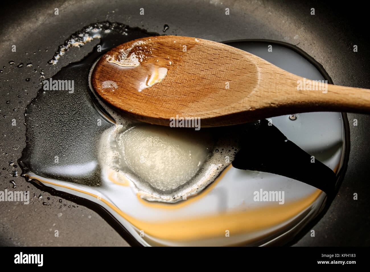 Melting fat cooking and baking Fat malting Lard Pork fat Stock