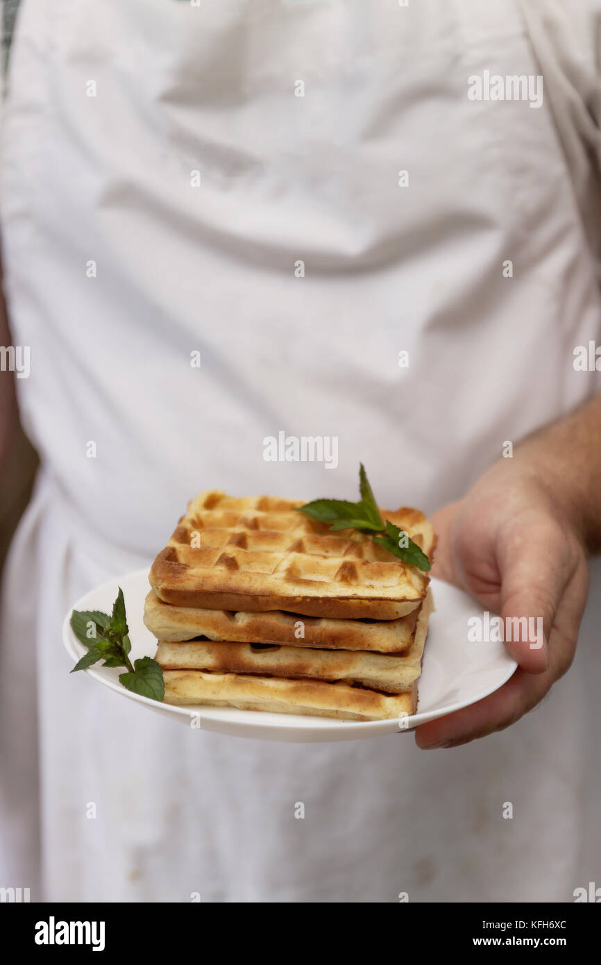 Hands chef food stack hi-res stock photography and images - Alamy