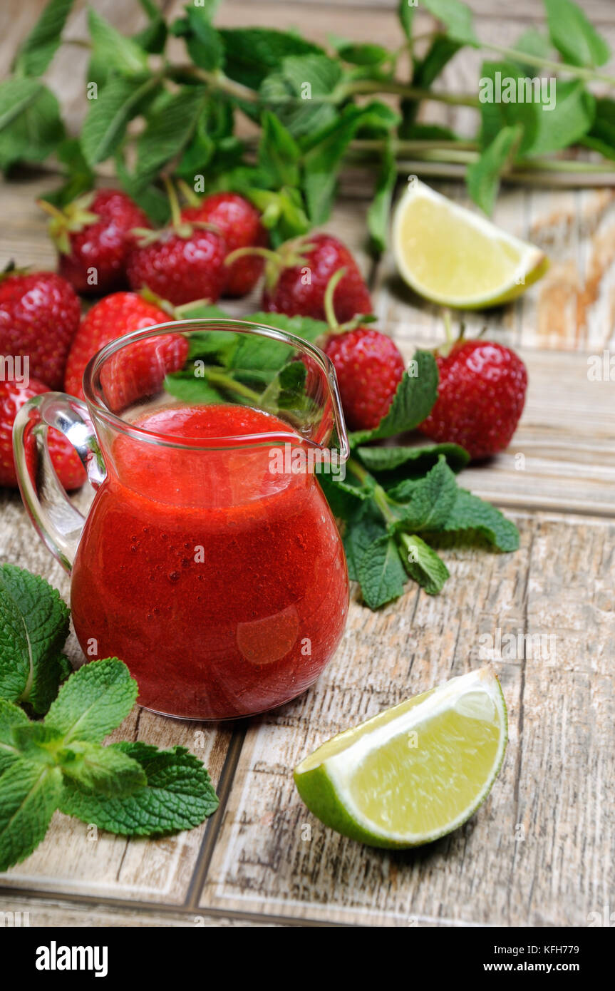 Strawberry fresh sauce with mint and lime Stock Photo Alamy